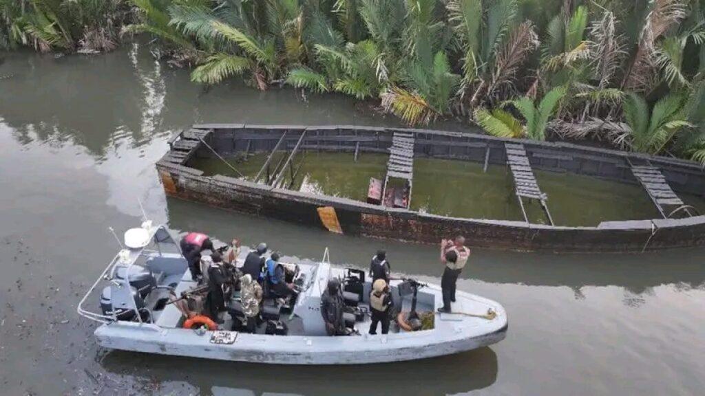 Navy arrest 3 suspected oil thieves, seize 6 boats in Delta
