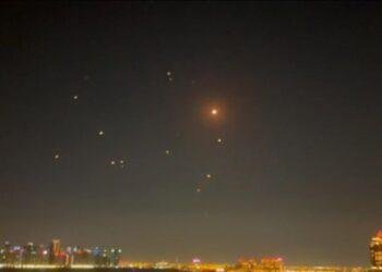 Iran fires missiles at US military bases in Qatar