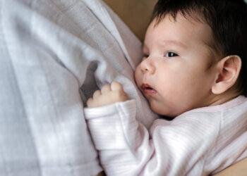 Mob rescues 2-month-old baby from alleged kidnapper in Ughelli