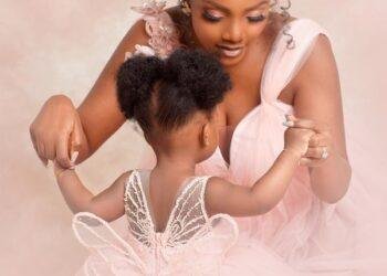 Stop calling my daughter Duduke, Simi rebukes followers