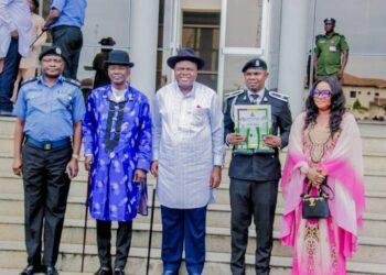 Governor of Bayelsa State, Douye Diri, honour of Superintendent of Police, Financial and Cybercrime Unit, Sentome Obi, IGP Integrity Award, Inspector-General of Police, Kayode Egbetokun