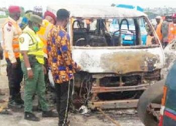 Accident on Lagos-Abeokuta Expressway claims 2 lives, leaves 9 others with injuries