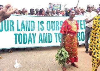 Protest rocks Ozoro community over activities of herdsmen, demands action