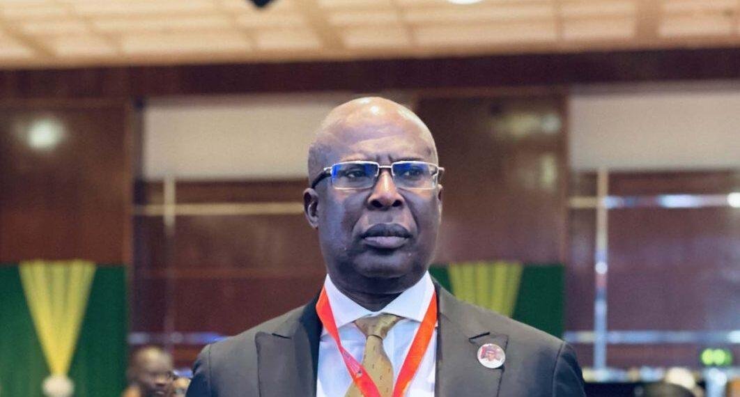 Sylva marks birthday, urges political leaders to give back to society.