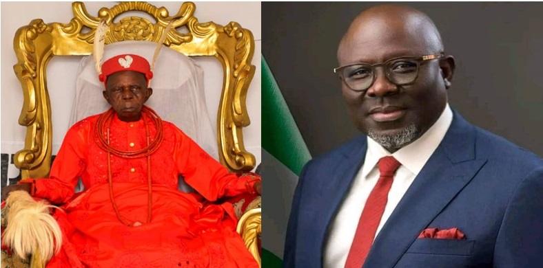 Gov. Oborevwori presents staff of office to Efrurun-Otor monarch