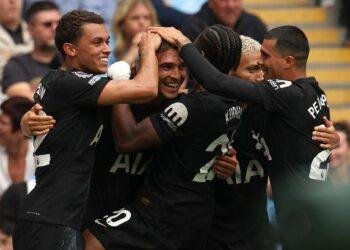 Tottenham shock Man City with 2-0 victory at Etihad