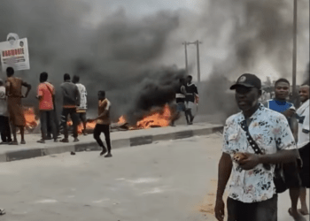 Ibeju-Lekki residents protest as police officers kill unarmed man