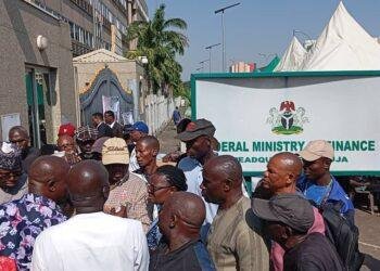 protest over the non-payment, Retired Soldiers, ex-servicemen, Nigerian Army, Military Pensions Board, Security Debarment Allowance, Federal Ministry of Finance