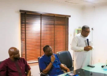 The Delta State government has invited tenders from suitably qualified companies for the execution of major infrastructure and health-related projects across the state, in a fresh move to deepen development and improve service delivery. The call for bids, issued by the Delta State Tenders Board secretariat under the office of the deputy governor, covers a wide range of projects spread across key ministries and development agencies. These include highways, urban and rural roads, riverine infrastructure, flood control works, and medical equipment procurement. In the highways and urban roads sector, the Ministry of Works will undertake critical projects such as the construction of the Okowa Crescent in Ughelli North Local Government Area, and the reconstruction and asphalt overlay of the Emu-Obodeti-Abbi-Abraka Road, stretching through Ndokwa West and Ethiope East Local Government Areas. Other road projects include the construction of access routes to the Model Technical College in Obiaruku and a major flood control intervention from Orikeze Avenue Junction through Oduh, Enumah and Uromi Roads to the Orogodo River in Ika South. The Delta State Capital Territory Development Agency is also seeking to complete the Olikili Layout Roads in Asaba, comprising multiple links including Arinze Street, Ezenwael Way, Tony Bakassi Street, Trust in God Lane, and Emeka Obiokolo Street. In riverine communities, the Directorate of Riverine Infrastructure Development will oversee the construction of internal roads in Kantu, Ijaghala, and Kolokolo/Tisun across Warri South-West and Warri North. The Ministry of Works (Rural and Riverine Roads) has also listed projects in Mosogar, Oghara, Bomadi, Ituru, and Bulu-Angiaman Road in Ughelli South. In the health sector, the Ministry of Health plans to procure and install three Magnetic Resonance Imaging (MRI) machines (Siemens Magnetom Flow 1.5 Tesla) for three state hospitals, Asaba Specialist Hospital, Central Hospital Warri, and Delta State University Teaching Hospital, Oghara. Interested contractors are expected to provide proof of registration with the Delta State government and the Corporate Affairs Commission, valid tax clearance certificates, and evidence of technical and financial capacity. They must also show records of previous projects successfully executed, alongside other statutory documents such as audited accounts for the last three years and payment of the prescribed non-refundable tender fees. Tender fees vary depending on the scope of work, ranging from ₦500,000 to ₦1.7 million, with an additional ₦250,000 for participation in select projects. All tenders must be submitted in two copies, accompanied by completed Bills of Engineering Measurement and Evaluation (BEME), and enclosed in a wax-sealed envelope addressed to the secretary, State Tenders Board, Deputy Governor’s Office, Asaba. The deadline for submission is 12 noon on Monday, August 18, 2025, and all documents will be opened at 10 am on Tuesday, August 19, 2025, in the presence of bidders or their representatives. Prospective bidders are encouraged to visit the project sites before submission. They are also advised that the Tenders Board is not obliged to accept the lowest or any bid. The invitation was signed by D.B. Abolo, Secretary to the State Tenders Board, reinforcing the state government’s commitment to transparency and quality delivery in public procurement.