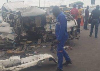 Tragic car racing accident on Third Mainland Bridge leaves 2 dead