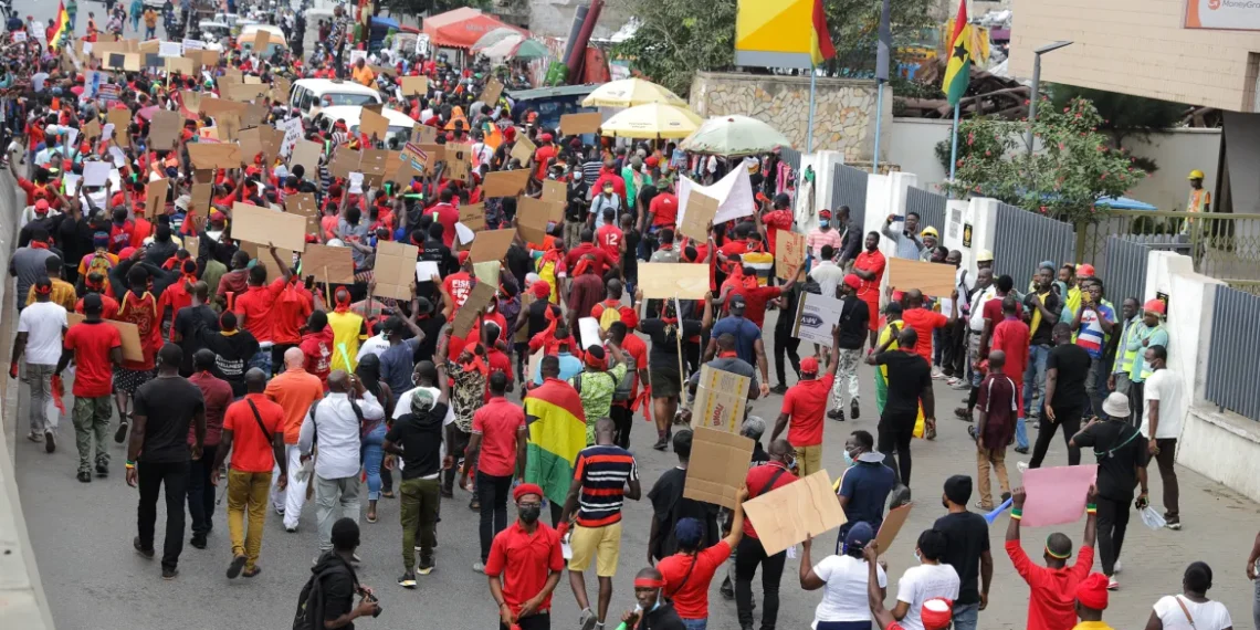 Breaking: Tension in Accra as Ghanaians storm streets, demand Nigerians “return and fix their Country”