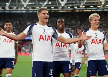 Tottenham secure 3-0 win against 10-man West Ham