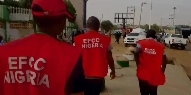 EFCC nabs 19 suspected Yahoo Boys in Lapai, Niger State