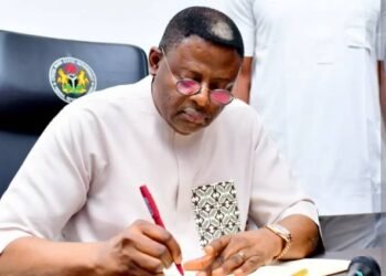 ‎Gov. Otu swears in new head of service, assures retirees of defraying outstanding gratuities