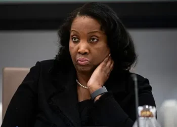 Trump is temporarily blocked from firing black Fed female governor