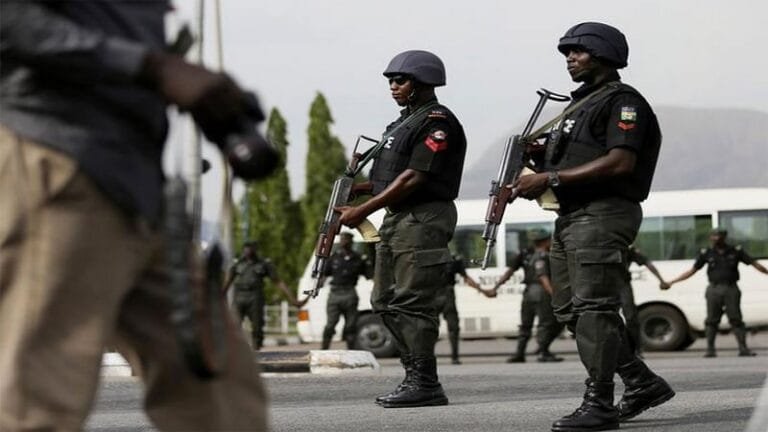 Police foil robbery attempt in Agbor, arrest suspect, recover arms