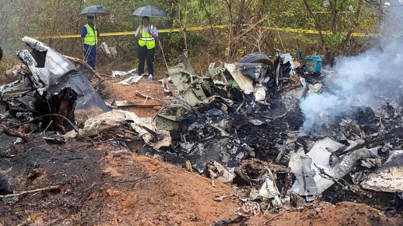 Tourist plane crash in Kenya kills 11 on board