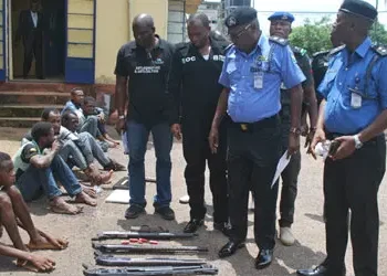Lagos Police nab 8 suspected cultists, armed robbers in Ikorodu raid
