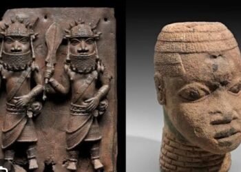 Foreign Affairs Ministry hands over 2 Benin bronzes to Art, Culture Ministry 