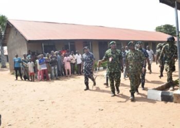 Troops close in as Theatre Commander says bandits are “Feeling the Heat” in Niger Schoolgirls abduction