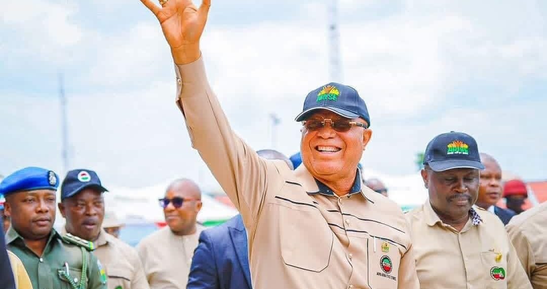 Akwa Ibom workers receive 13th month salary ahead of Christmas.