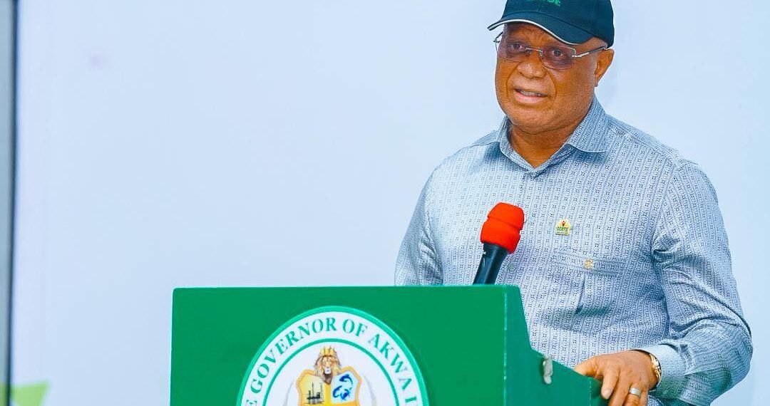 Gov. Eno applauds synergy between LG chairmen, councillors in Akwa Ibom