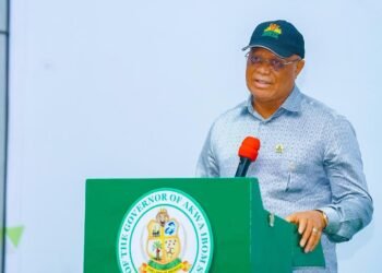Gov. Eno applauds synergy between LG chairmen, councillors in Akwa Ibom