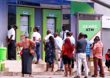 CBN raises daily cash withdrawal limits to N100,000 for Individuals, N5 Million for corporates