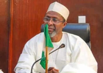 FG imposes nationwide ban on wood export, revokes all licences