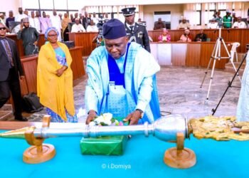 Fintiri Presents ₦583.33bn 2026 budget to Adamawa Assembly