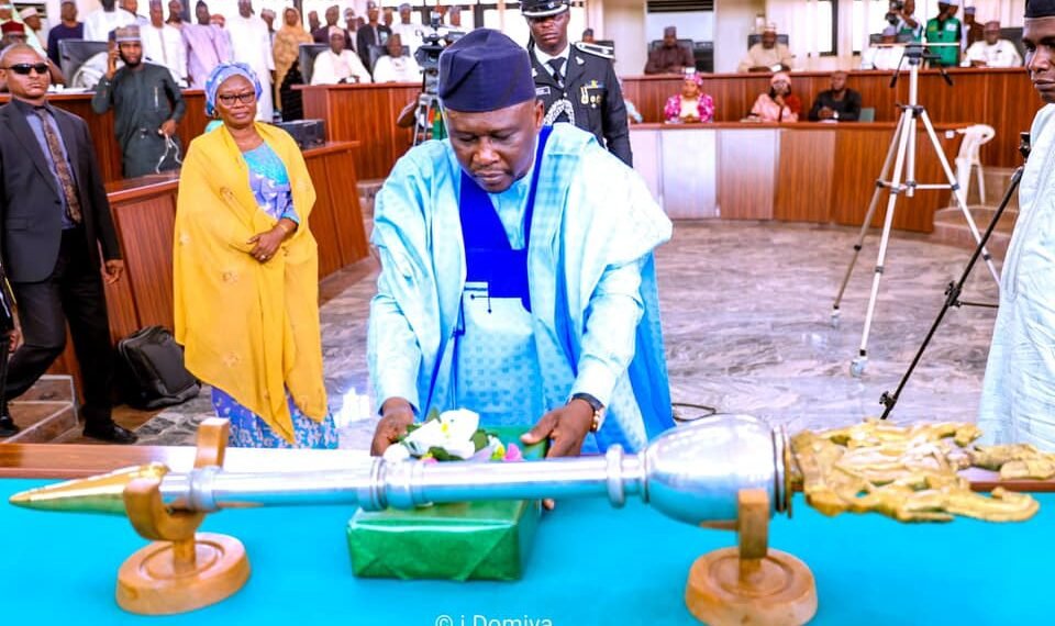 Fintiri Presents ₦583.33bn 2026 budget to Adamawa Assembly