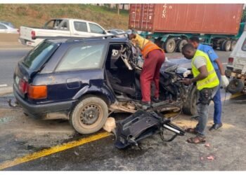 3 killed, several injured in Lagos–Ibadan Expressway auto crash