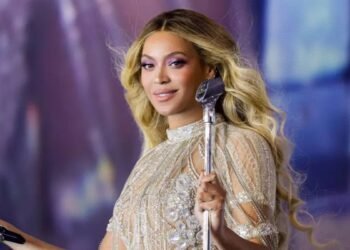Beyoncé becomes 5th musician to become a billionaire