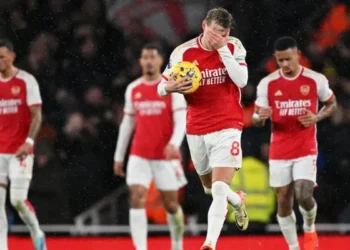 Arsenal thrash Aston Villa 4 - 1 to enhance Premier League title aspirations