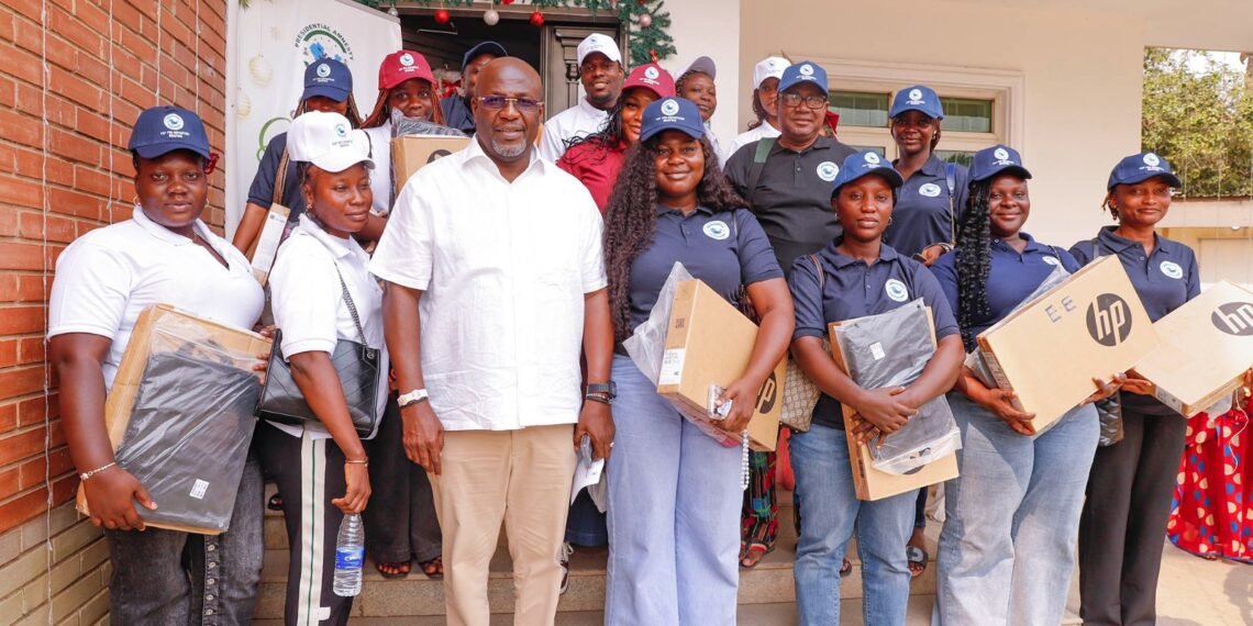 Additional 34 PAP foreign Post-graduate scholarship beneficiaries depart to UK