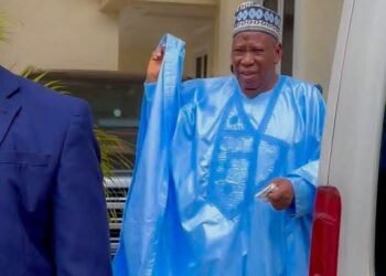 Ganduje returns from Dubai, sets for consultations on Kano politics