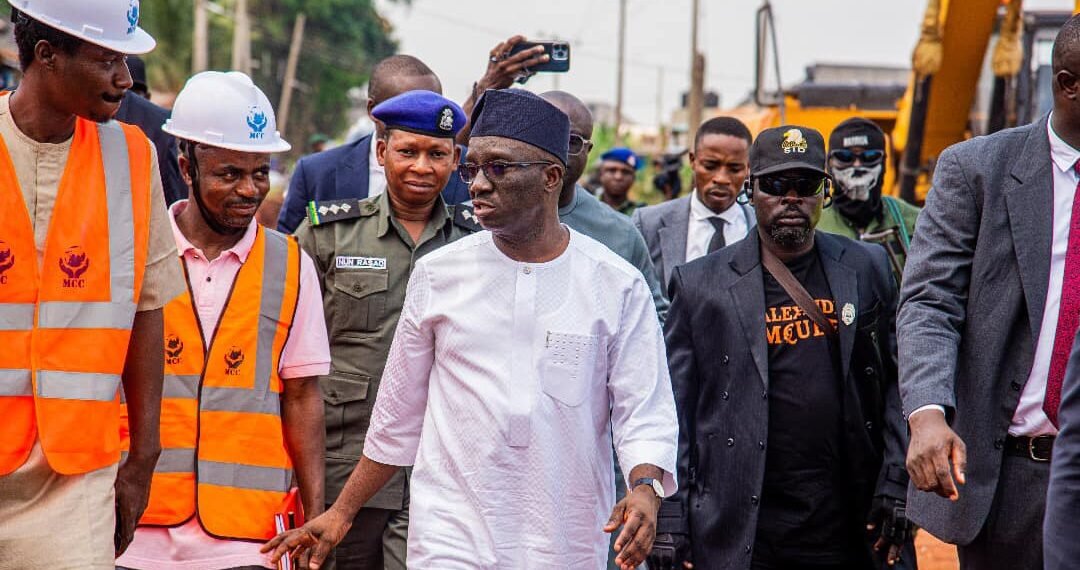 Okpebholo applauds performing contractors, issues tough warning on project delays