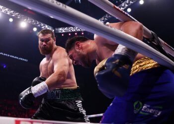 Fury set to face Makhmudov in April comeback fight