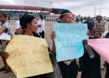 Ekid youth defy police order, protest alleged sale of Stub Creek Forest, activist arrest