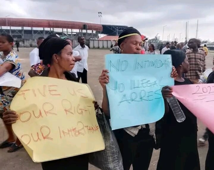 Ekid youth defy police order, protest alleged sale of Stub Creek Forest, activist arrest