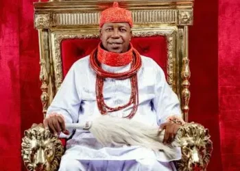 Gov. Oborevwori congratulates Idjerhe monarch at 60, 5th coronation anniversary