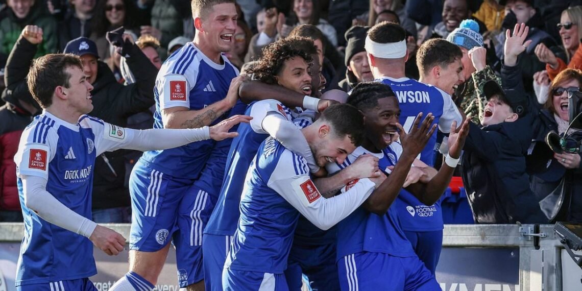 Macclesfield shocks  Crystal Palace 2-1 to eliminate FA Cup reigning champions 