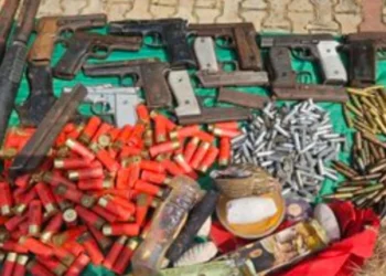 Troops dismantle criminal gang, seize weapons, ammunition in Delta