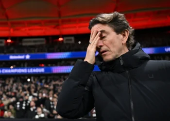 Spurs sack Frank after 8 months in charge