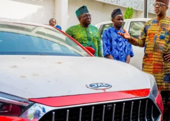 Abiodun gifts Car to Ogun Teacher Named Nigeria’s Best Primary School Educator