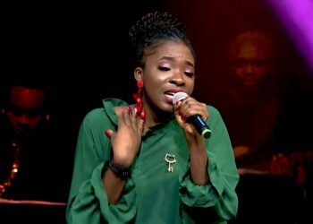 Family announces burial plans for singer who died from snakebite