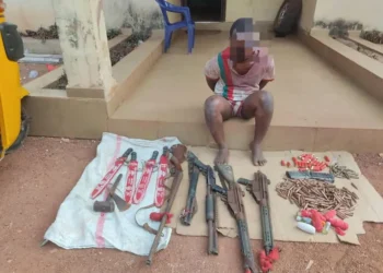 Mob beats wanted robbery suspect, Police recover pump-action gun in Enugu