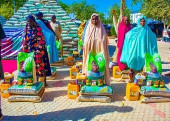 Buni launches federal emergency food programme for 40,000 vulnerable residents in Yobe