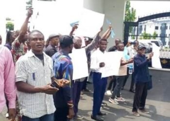 Cross River LG workers protest non-payment of 11-month salary