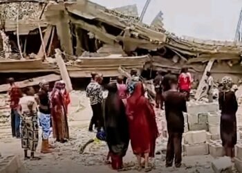 Breaking: Panic in Jikwoyi as hotel under construction collapses, many feared trapped